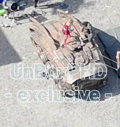 لباس سوپر گرل در پشت صحنه Woman of Tomorrow